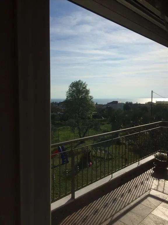 Detached House Of 200 M² With 4 Bedrooms And 2 Bathrooms In The Suburbs Of Thessaloniki