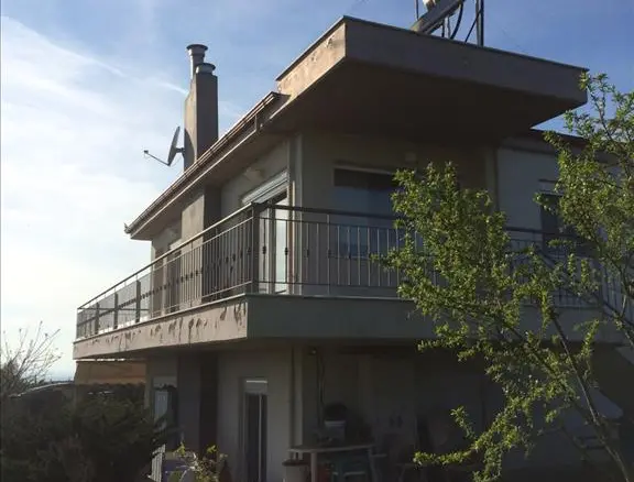 Detached House Of 200 M² With 4 Bedrooms And 2 Bathrooms In The Suburbs Of Thessaloniki
