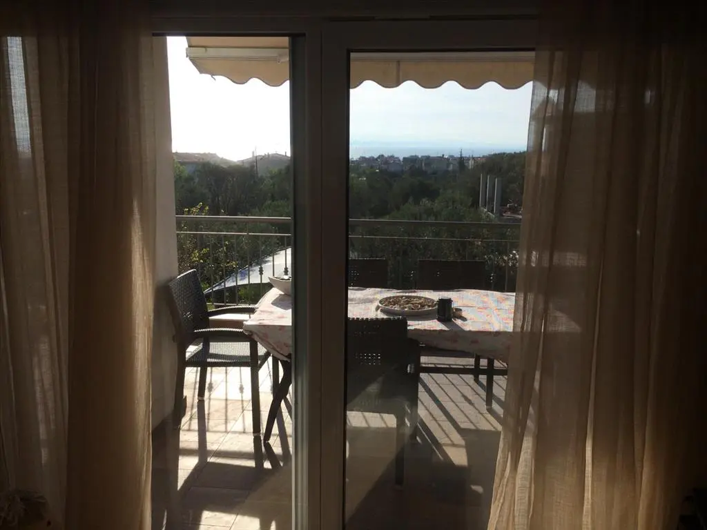Detached House Of 200 M² With 4 Bedrooms And 2 Bathrooms In The Suburbs Of Thessaloniki