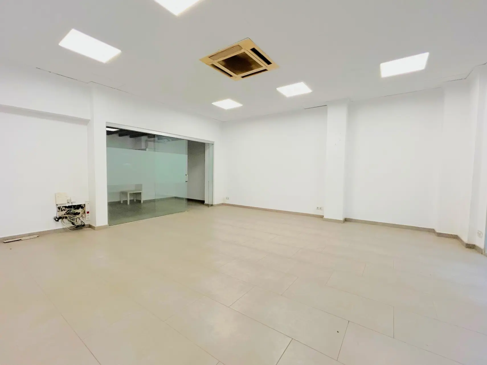 Commercial Premises Of 220 M² In Jávea, Spain