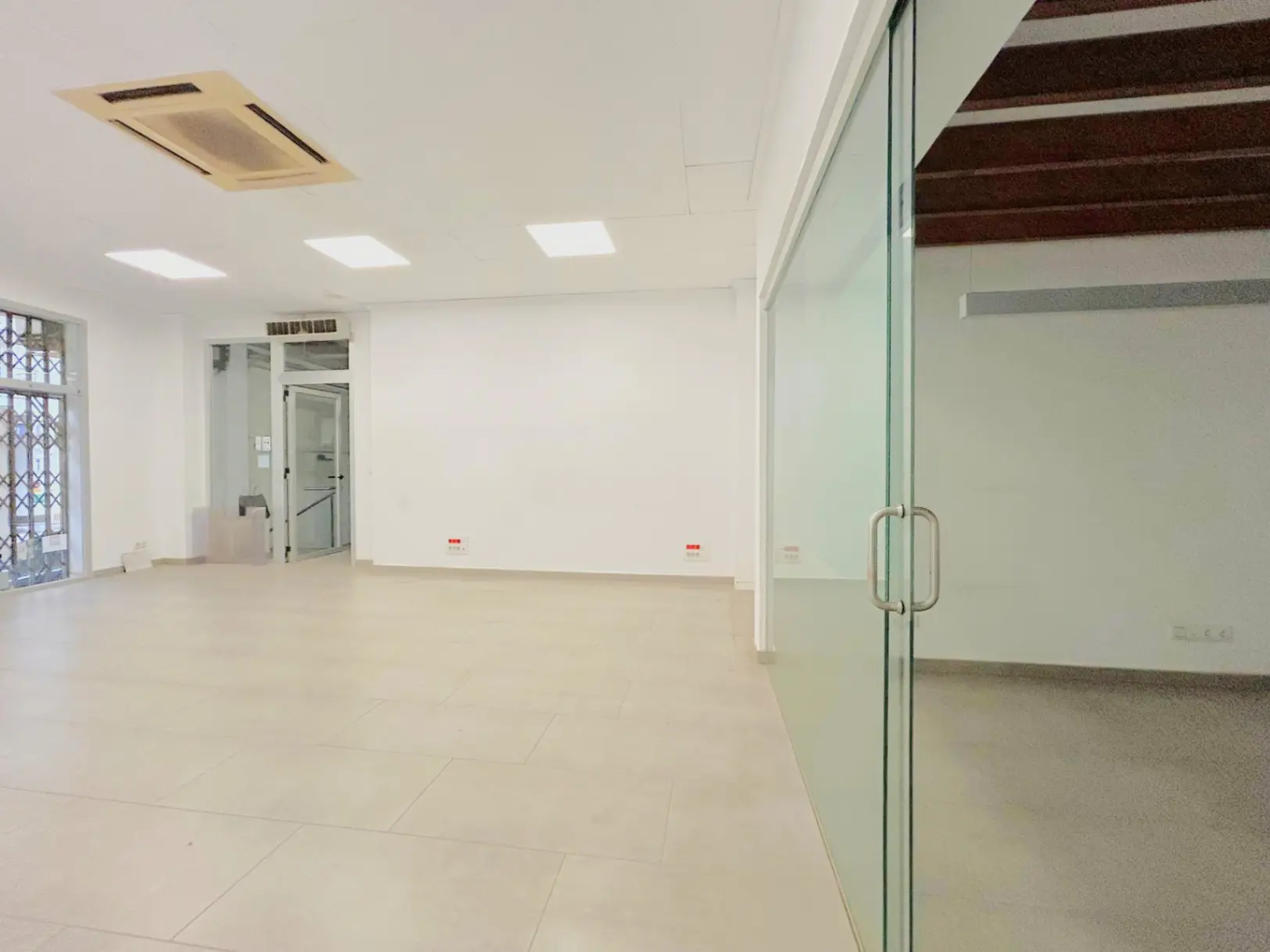 Commercial Premises Of 220 M² In Jávea, Spain