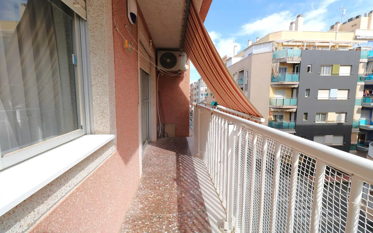 Apartment Of 74 M² With Features In Torrevieja, Spain