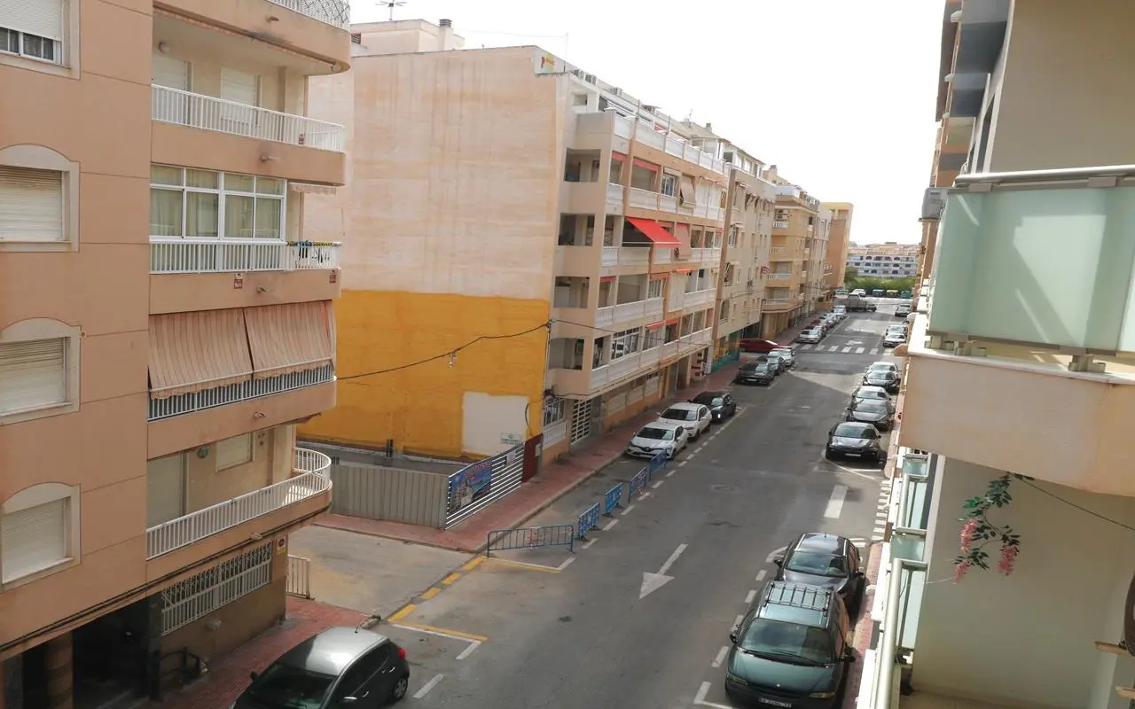 Apartment Of 74 M² With Features In Torrevieja, Spain