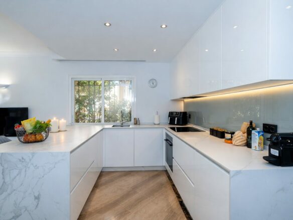 Apartment Of 100 M² With 3 Bedrooms In Hacienda Elviria