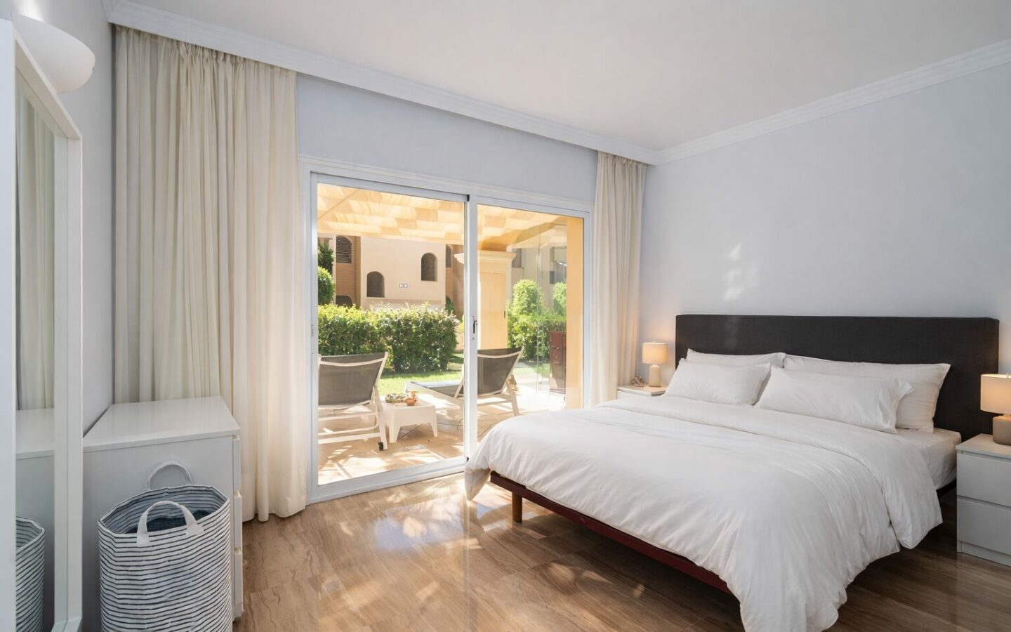 Apartment Of 100 M² With 3 Bedrooms In Hacienda Elviria
