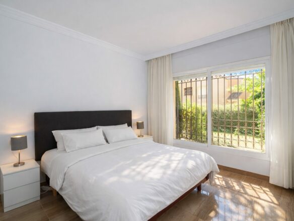 Apartment Of 100 M² With 3 Bedrooms In Hacienda Elviria