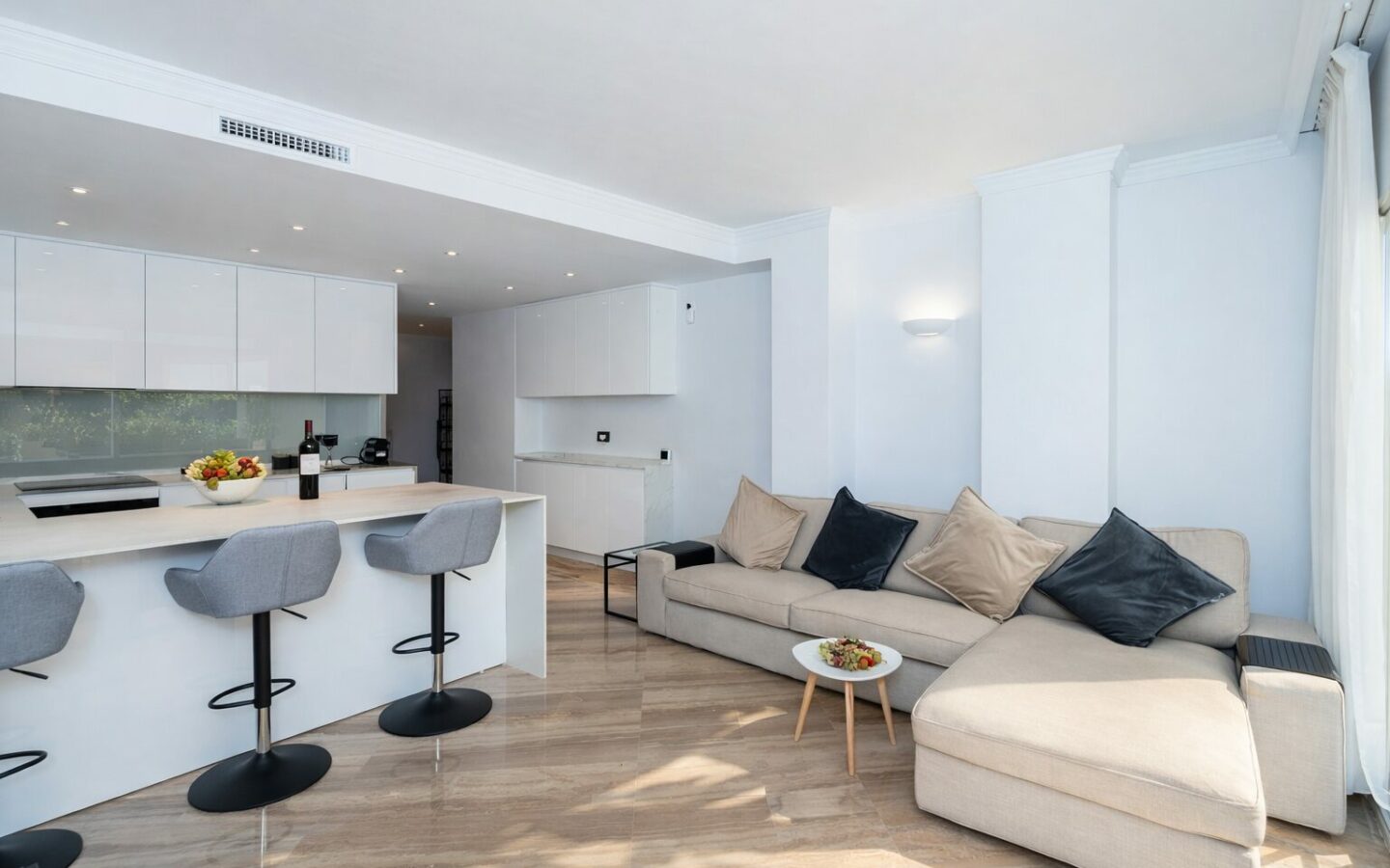 Apartment Of 100 M² With 3 Bedrooms In Hacienda Elviria