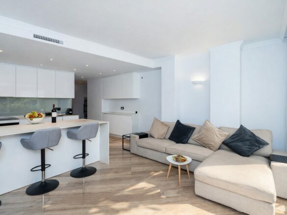 Apartment Of 100 M² With 3 Bedrooms In Hacienda Elviria