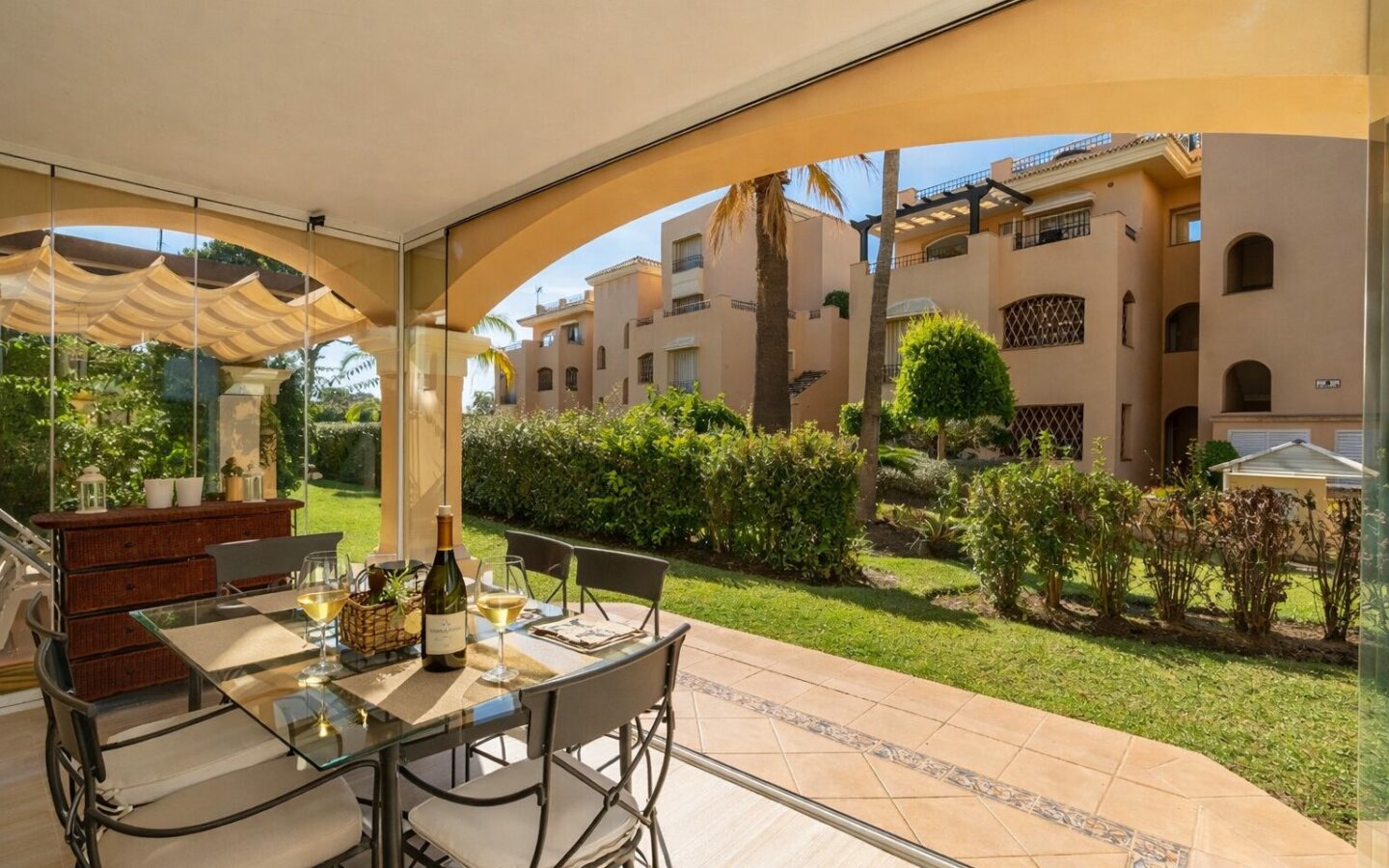 Apartment Of 100 M² With 3 Bedrooms In Hacienda Elviria