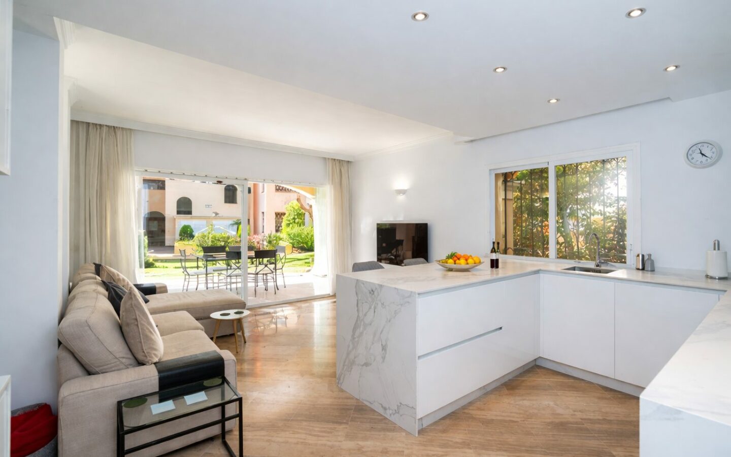 Apartment Of 100 M² With 3 Bedrooms In Hacienda Elviria