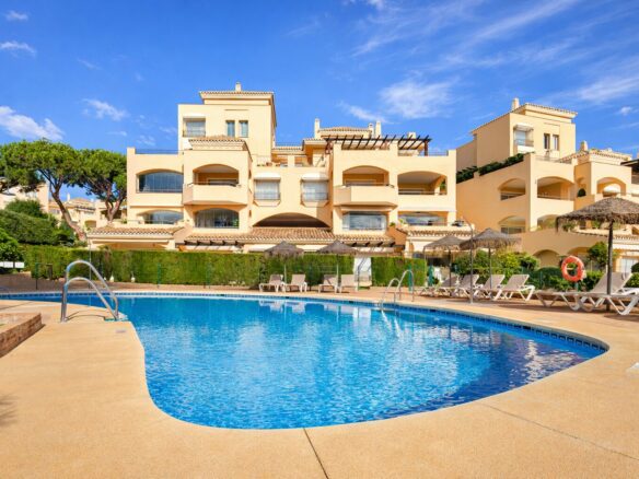 Apartment Of 100 M² With 3 Bedrooms In Hacienda Elviria