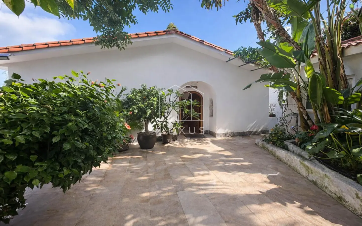 2-bedroom Villa In Puerto De La Cruz, Spain (215 M²)