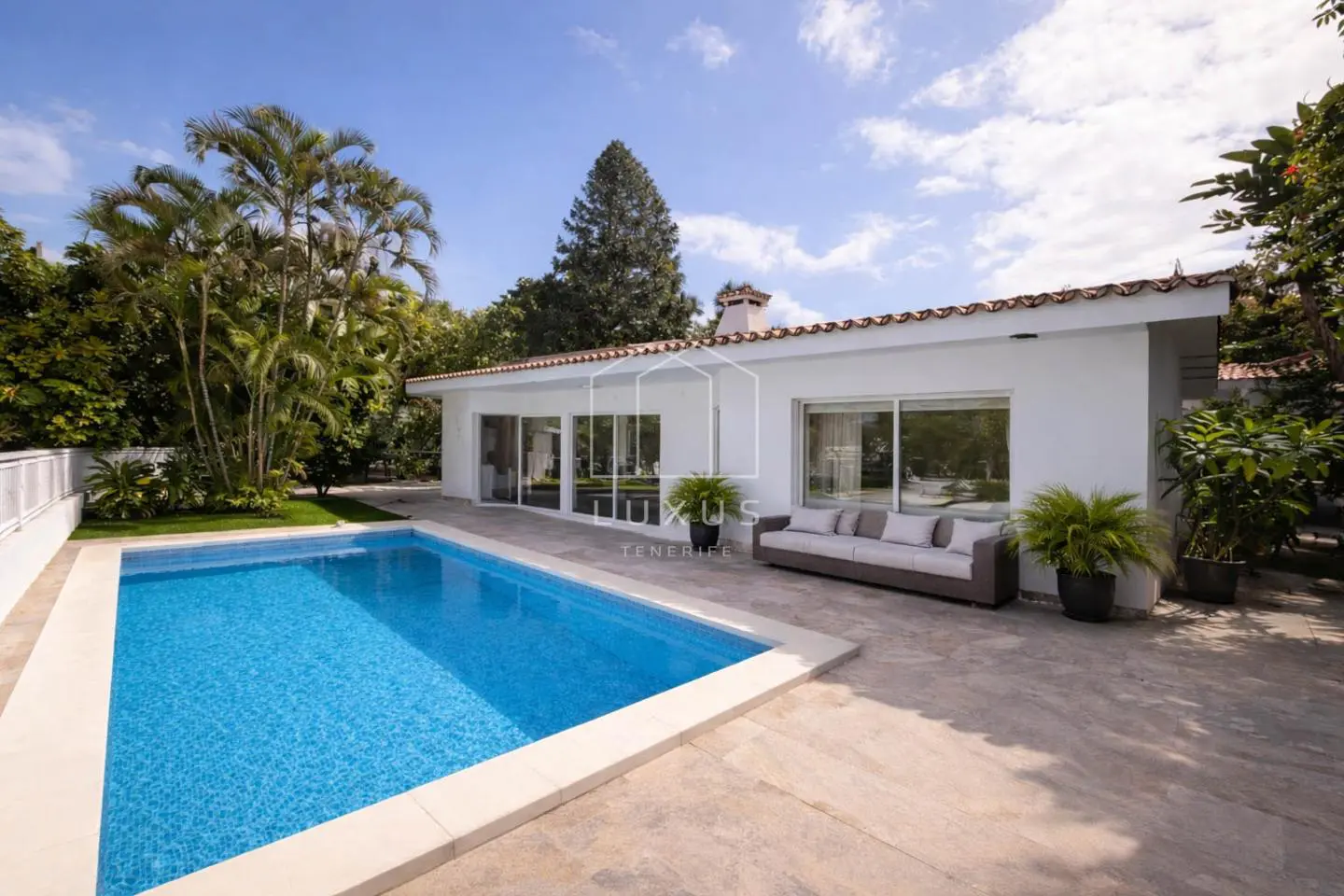 Villa Of 215 M² In Puerto De La Cruz