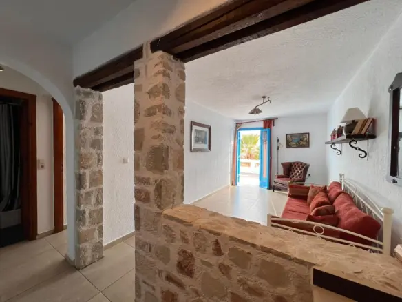 Business In Agios Nikolaos, Greece (700 M²)