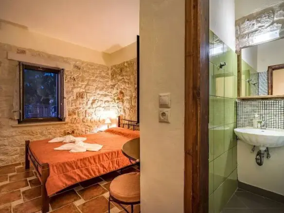 Hotel In Alikes, Greece (410 M²)