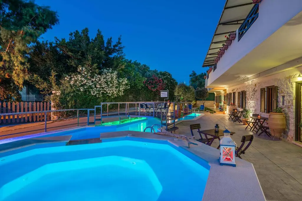 Hotel Of 410 M² In Zante