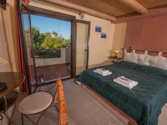 Hotel In Alikes, Greece (410 M²)
