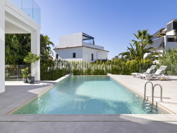 New Contemporary Turnkey 5 Bedrooms Villa In Marbesa, Elviria Beachside.