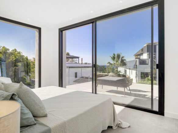 New Contemporary Turnkey 5 Bedrooms Villa In Marbesa, Elviria Beachside.