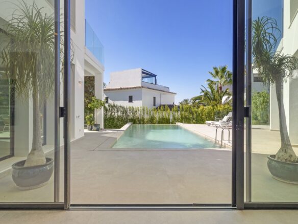 New Contemporary Turnkey 5 Bedrooms Villa In Marbesa, Elviria Beachside.