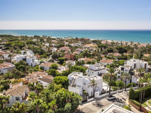New Contemporary Turnkey 5 Bedrooms Villa In Marbesa, Elviria Beachside.
