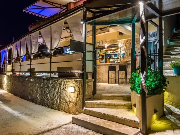 Hotel In Alikes, Greece (410 M²)