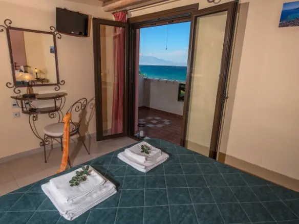 Hotel In Alikes, Greece (410 M²)