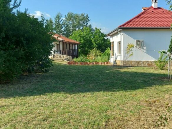 House Of 100 M² With Renovated Interior In Traditional Bulgarian Style In Sofia