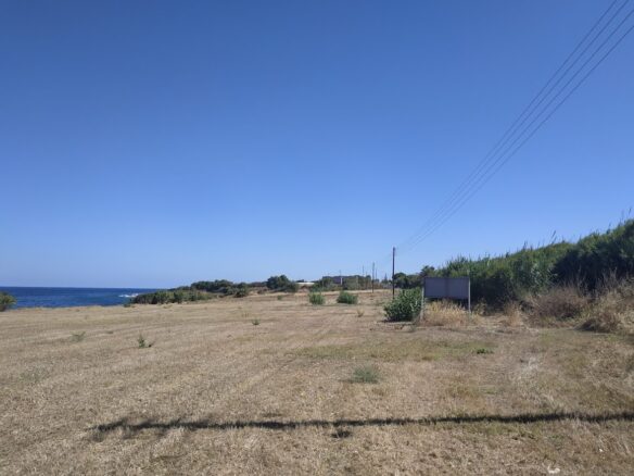 Property Of 200 M² With Seafront In Messinia