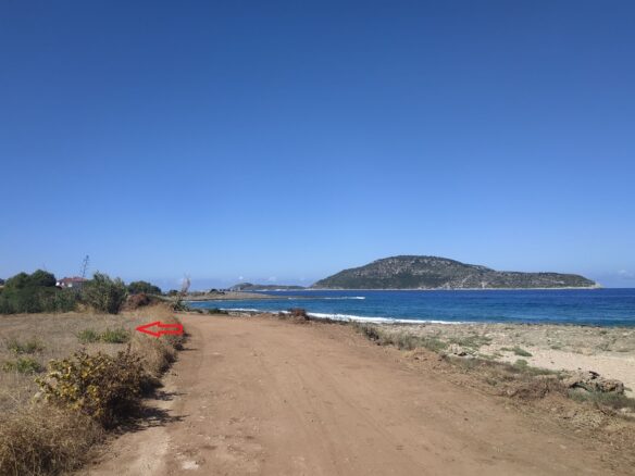 Property Of 200 M² With Seafront In Messinia
