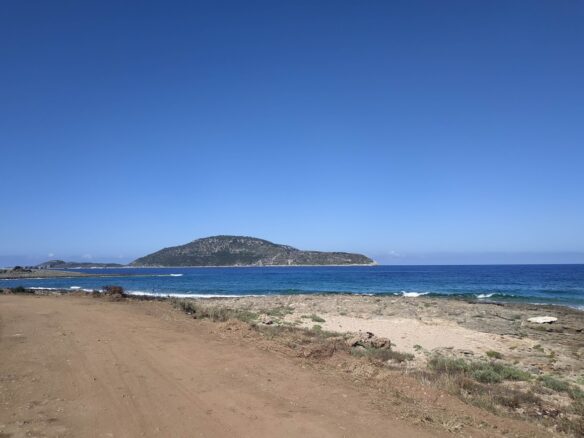 Property Of 200 M² With Seafront In Messinia