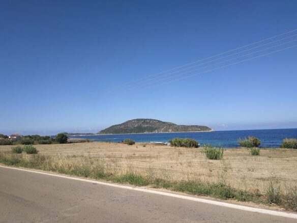 Property Of 200 M² With Seafront In Messinia