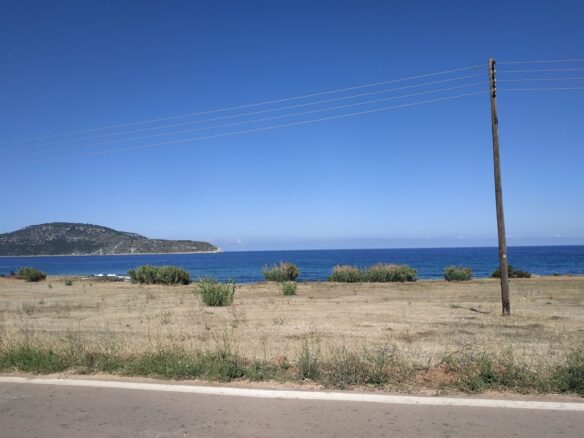 Property Of 200 M² With Seafront In Messinia