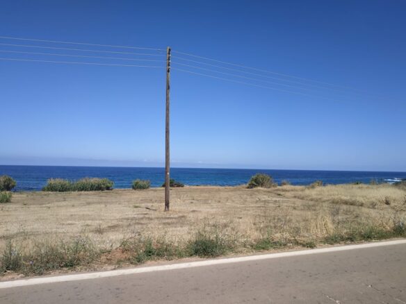 Property Of 200 M² With Seafront In Messinia