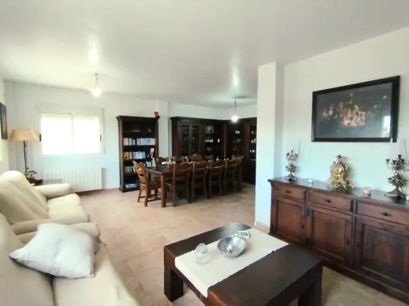 6-bedroom Villa In Torrevieja, Spain (338 M²)