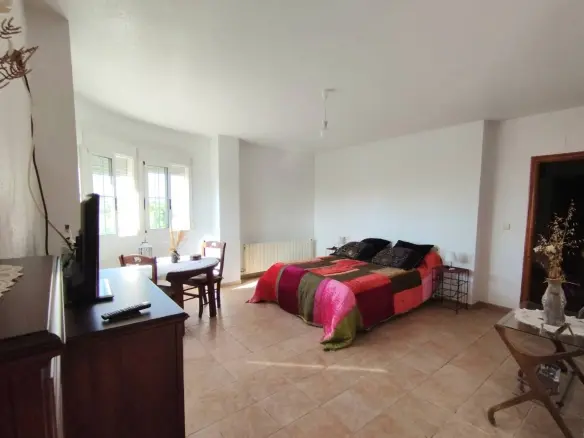 6-bedroom Villa In Torrevieja, Spain (338 M²)