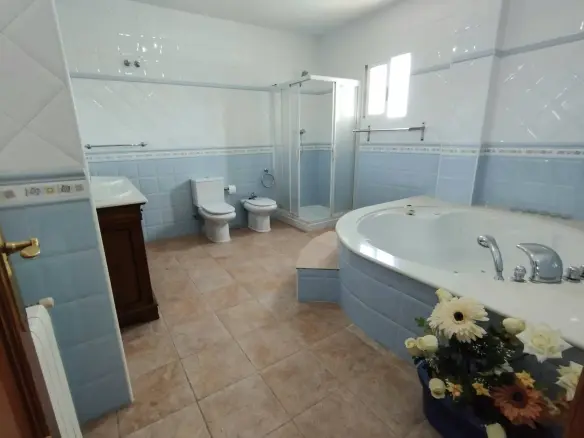 6-bedroom Villa In Torrevieja, Spain (338 M²)