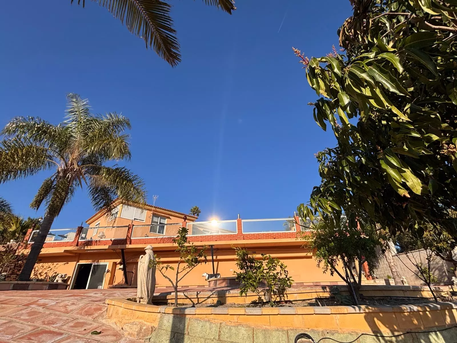 9dbccd57-b05e-4e98-975d-e956573c324c