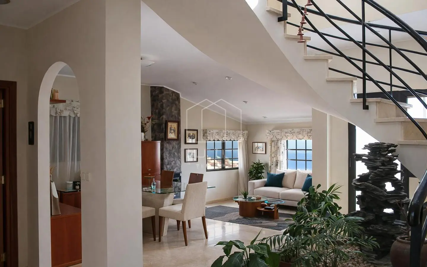 4-bedroom Villa In Barranco Hondo, Spain (373 M²)