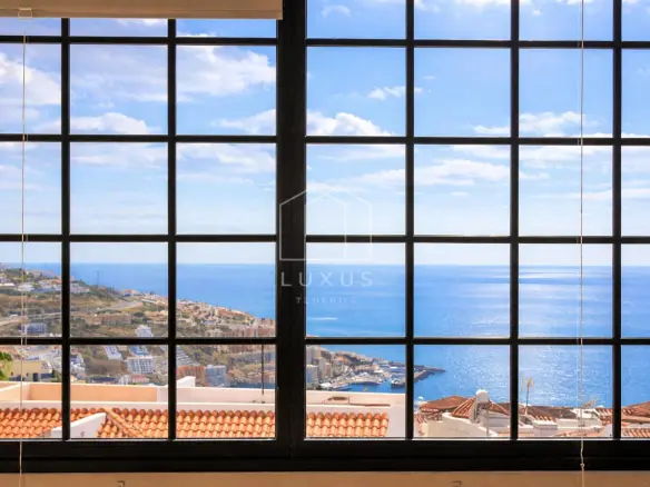 4-bedroom Villa In Barranco Hondo, Spain (373 M²)