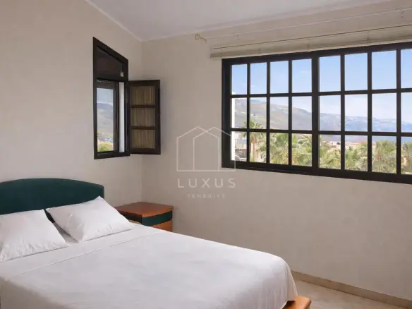 4-bedroom Villa In Barranco Hondo, Spain (373 M²)