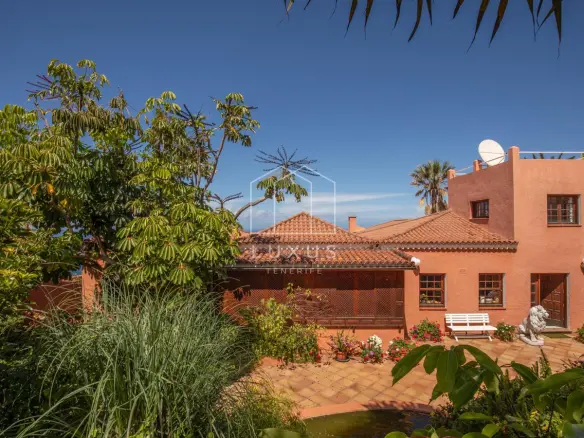 5-bedroom Villa In La Costa, Spain (629 M²)