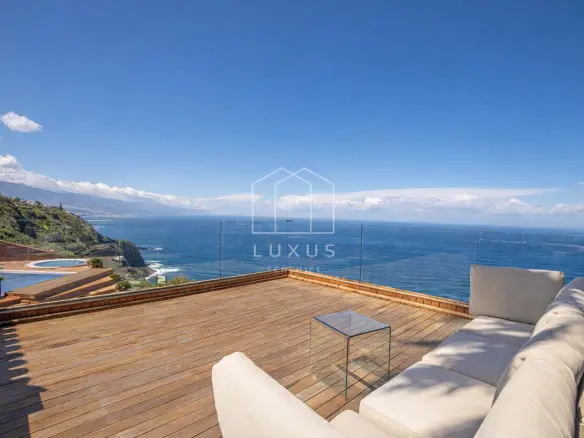5-bedroom Villa In La Costa, Spain (629 M²)