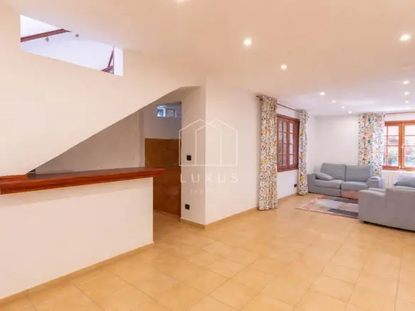 5-bedroom Villa In La Costa, Spain (629 M²)