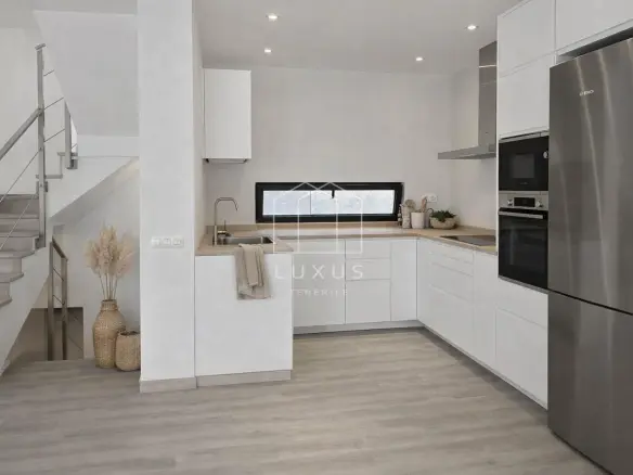 4-bedroom Villa In Costa Adeje, Spain (308 M²)