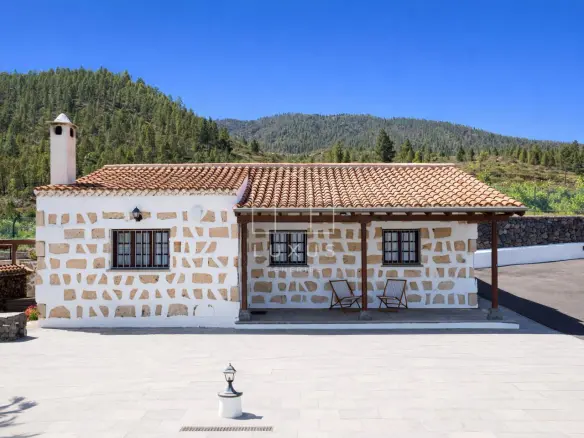 1-bedroom Country House In Granadilla, Spain (90 M²)
