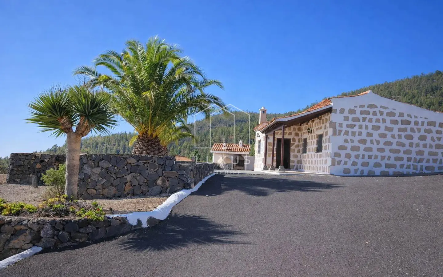 1-bedroom Country House In Granadilla, Spain (90 M²)