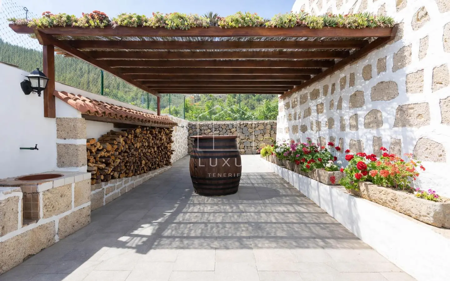 1-bedroom Country House In Granadilla, Spain (90 M²)
