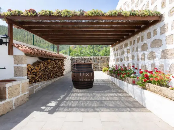 1-bedroom Country House In Granadilla, Spain (90 M²)