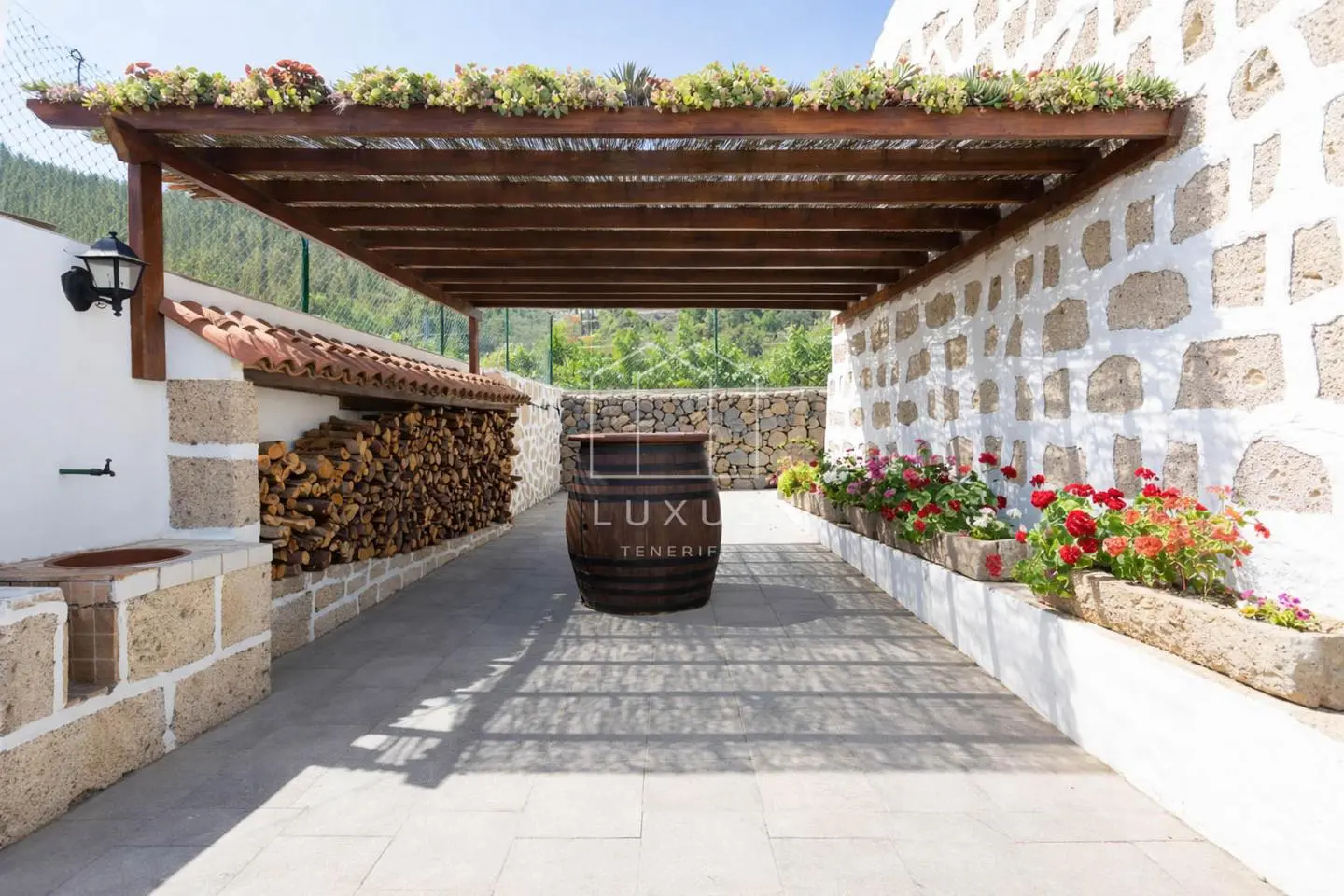 Country House Of 90 M² In Granadilla, Spain